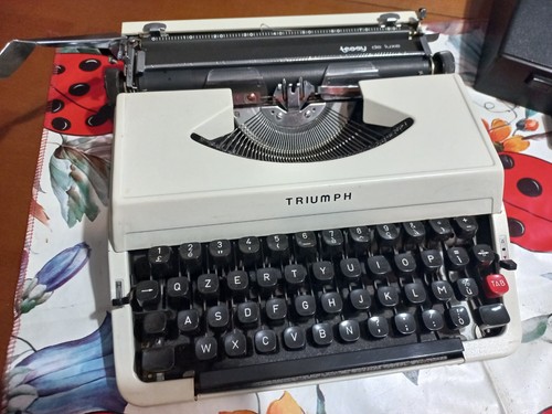 Maccina scrivere triumph - maccina,