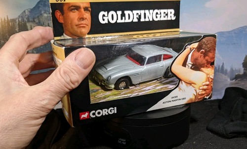 Corgi definitive james bond - definitive,