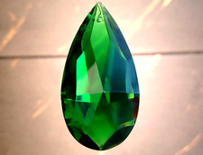 PENDENTE MANDORLA VERDE