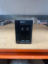 QNAP TS-269 Pro NAS desktop a