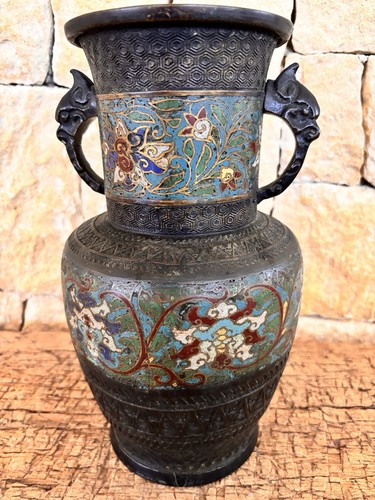 Antico vaso giapponese bronzo