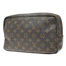 LOUIS VUITTON Trousse Toilette