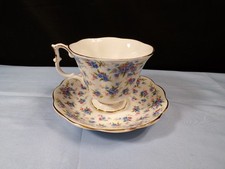 Set tazze e piattini da