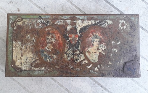 Vecchia scatola latta - ,