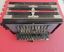 Antica fisarmonica tedesca