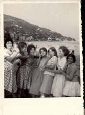 FOTO ANNI 50 - RAGAZZE AL MARE DI ALASSIO -