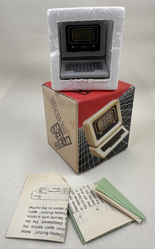 Vintage 80s world computer - pc,
