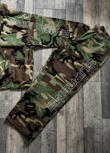 Pantaloni supreme spellout - supreme,