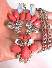 Collana con ciondolo fiore