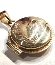 PHOTO HOLDER pendant in 18kt