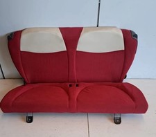 ?Sedile Posteriore Completo Fiat 500 – Colore Rosso e Bianco – Usato