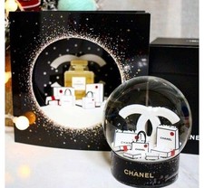 Lussuosa palla di neve CHANEL