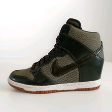 NIKE Dunk Sky Hi Essential