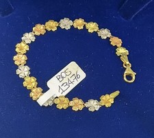Particolare BRACCIALE DI FOGLIE DIAMANTATE di TRE ORI 18kt giallo-bianco-rosa.