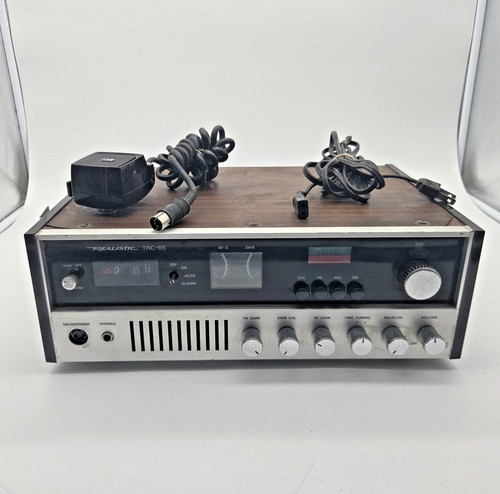 Radio base realistica - base,