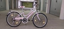 bicicletta ragazza da 22 pollici, cambio a 6 rapporti, cestino anteriore