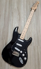 Chitarra 2025 Elite® stile Stratocaster con manico in acero Gilmour MOD Black Strat SSS