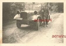 Soldato tedesco con auto BMW