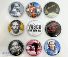 set di 9 SPILLE PINS 32mm?VASCO ROSSI?da collezione