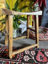 Antico sgabello da cucina