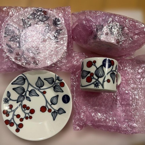Set tazze piatti - tazze,