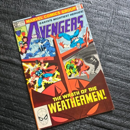 Marvel comics avengers - marvel,
