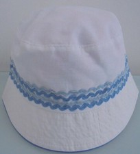 CAPPELLO IN TESSUTO MORBIDO