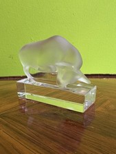 Scultura di Toro in cristallo