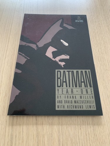 Batman year one graphic - year, (graphic