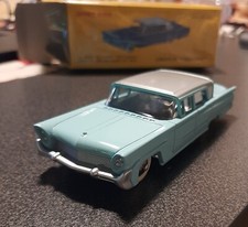 Collezione Dinky Toys auto