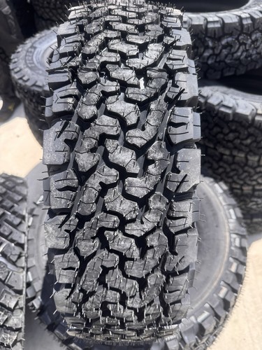 Pneumatico gomme 00 r16 - 1,