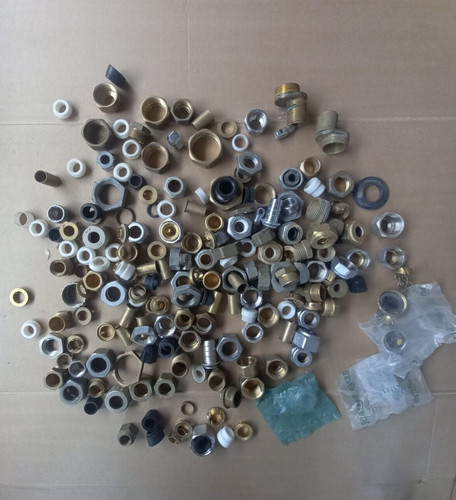 Lotto materiale idraulico 2 - , 3,2