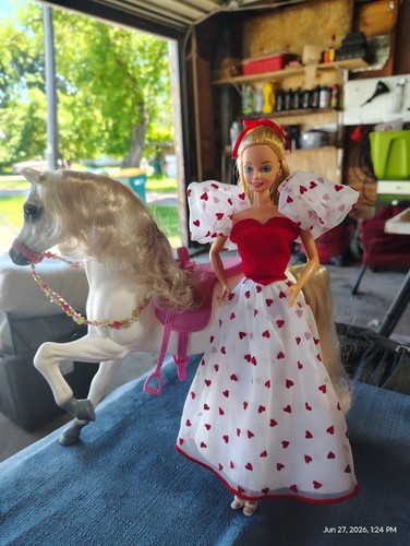Barbie prancer amoro - e,