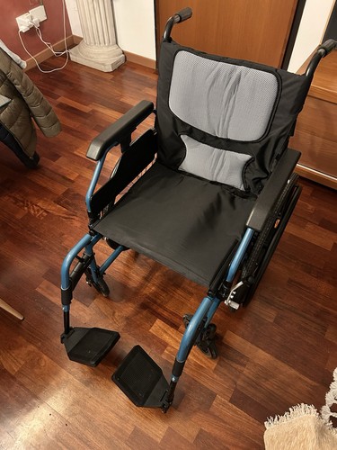 Sedia rotelle pieghevole - a,