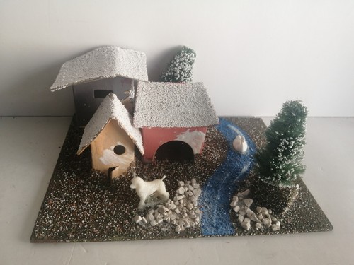 Gruppo case cartone - cartone, decorato
