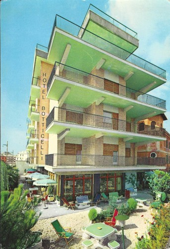 20095 postcard showing the - showing,