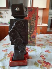 giocattoli d'epoca in latta