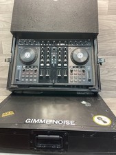 Native Instruments Traktor Kontrol S4 Controller per DJ con Odyssey Glide (A1D017158)