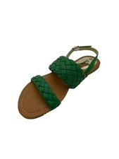 Victoria K. Sandali da