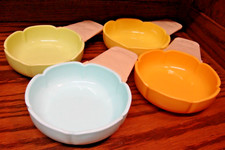 Set 4) Piatti in plastica