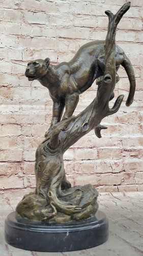 Statua scultura grande puma