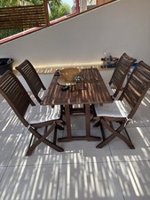 tavolo con sedie da esterno In Legno