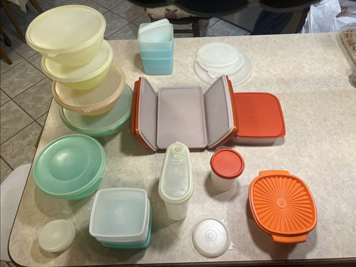 Pieces tupperware - pieces, of