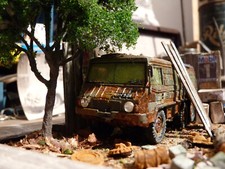 Steyr Puch Pinzgauer 712K 6x6 anno 1977 - ritrovamento fienile diorama in scala 1:43