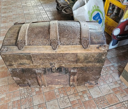 Antico baule bombato fine - bombato,