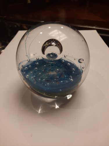 Bellissimo fermacarte vetro - in,