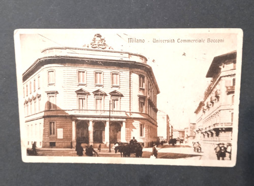 Milano università - a),
