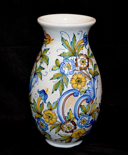 Vaso maiolica firmato a - in,
