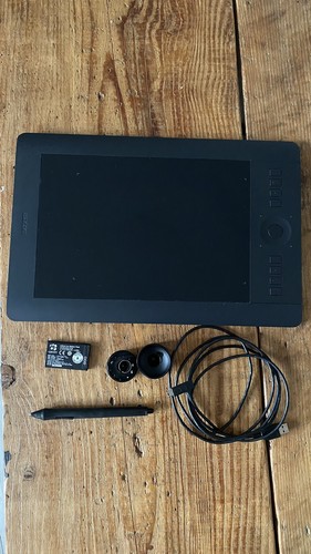 Wacom intuos pro medium - wacom,