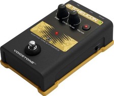 Stompbox a pulsante singolo TC Helicon VOICETONE T1 per tono vocale masterizz...
